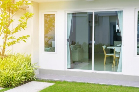 Installation de v&eacute;randa &agrave; Saint-Vit, guide pour un projet sans souci